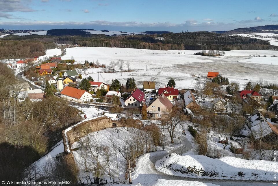 Podhradí u Třemošnice - pohled od Lichnice