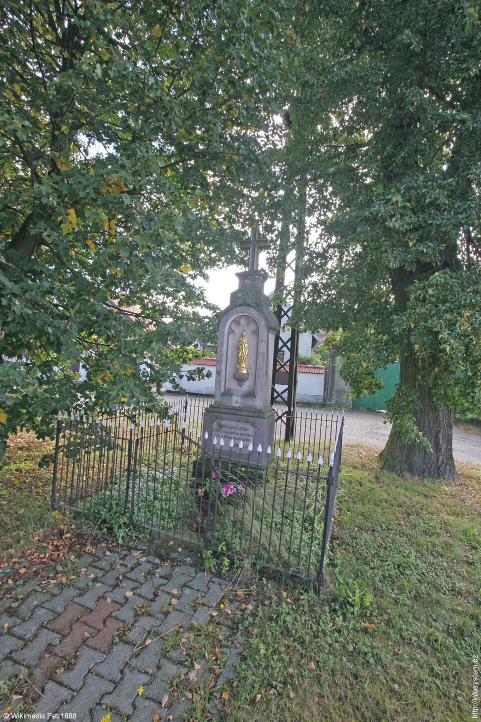 Kříž v Kozašicích