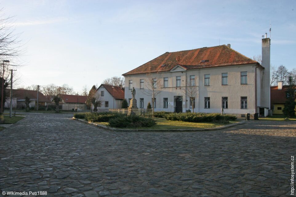 Třebosice, bývalá škola