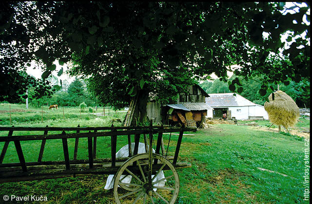 Bílé Karpaty, Lopeník, kopanice, statek