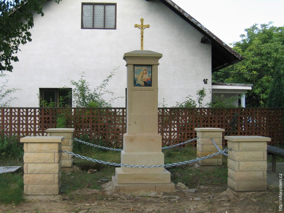 Holotín - kříž