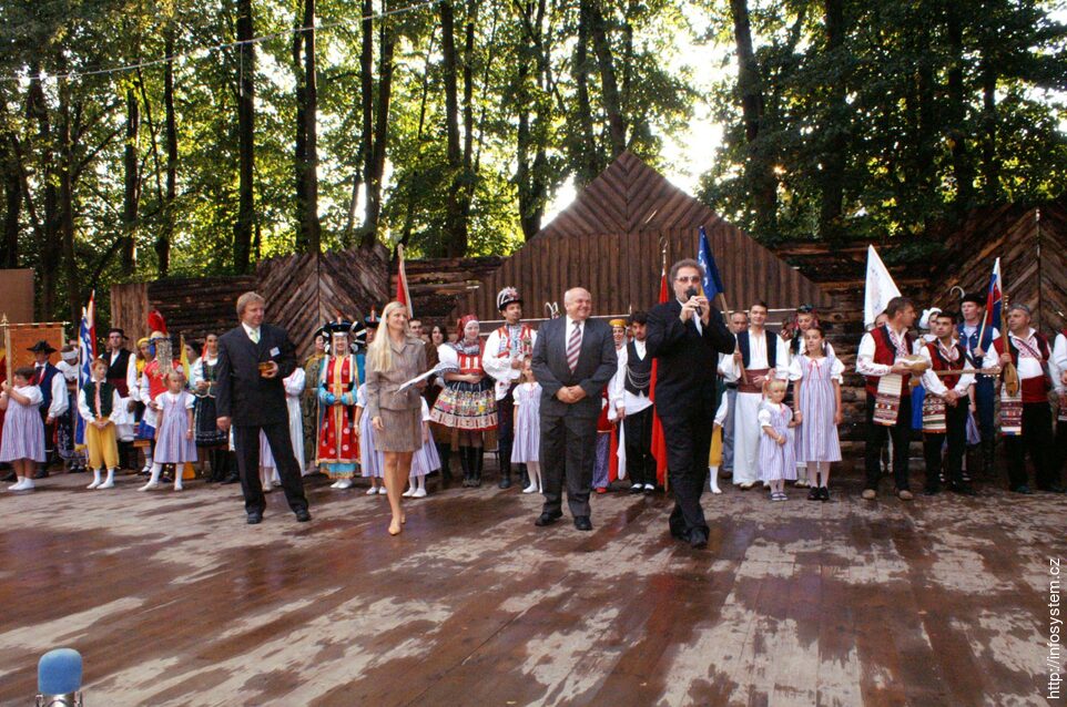 Mezinárodní folklorní festival Červený Kostelec