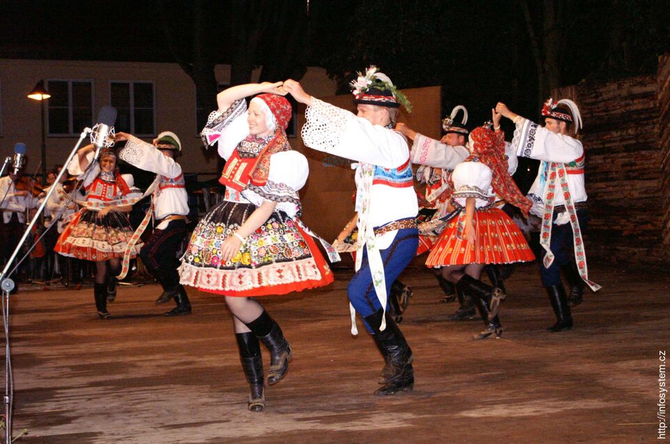 Mezinárodní folklorní festival Červený Kostelec