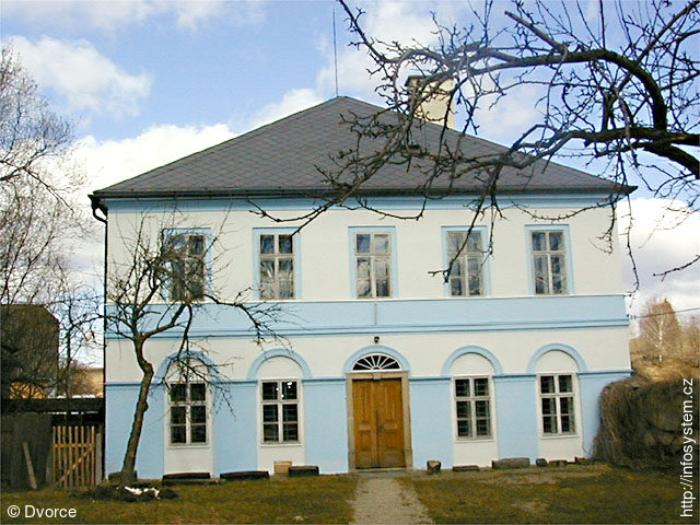 Dvorce, Svetanova, Sům čp. 63 (budova fary)
