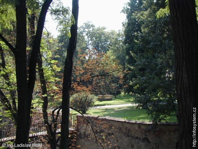 Tovačov, Zámek - zámecký park